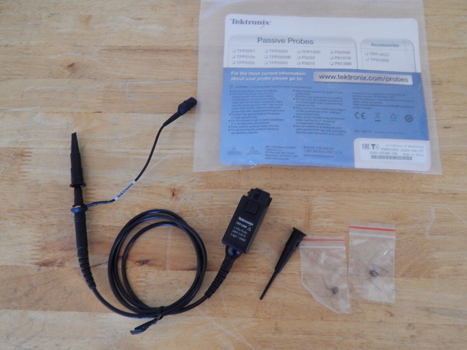 Tektronix TPP1000 1GHz Passive Probe 300V CATII **NEW** Tektronix TPP1000 1GHz Passive Probe 300V CATII **NEW**